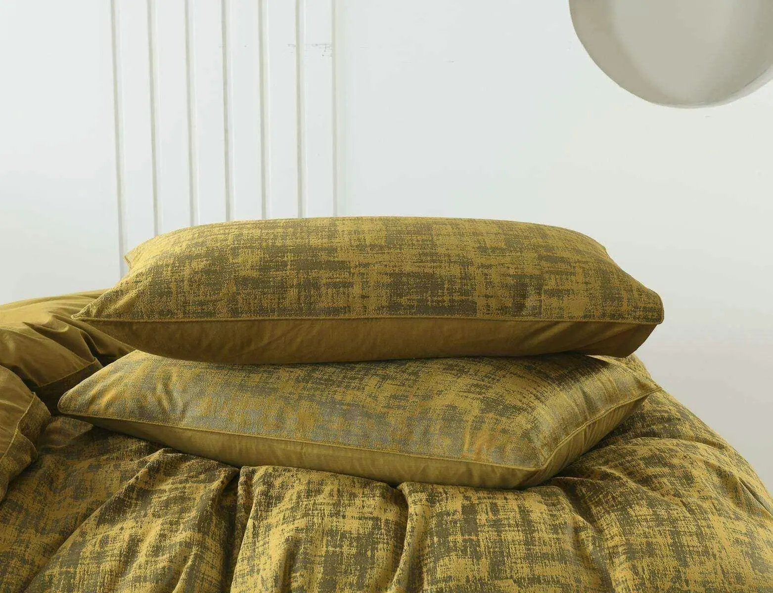 Boston Mustard Velvet Quilt Cover Set