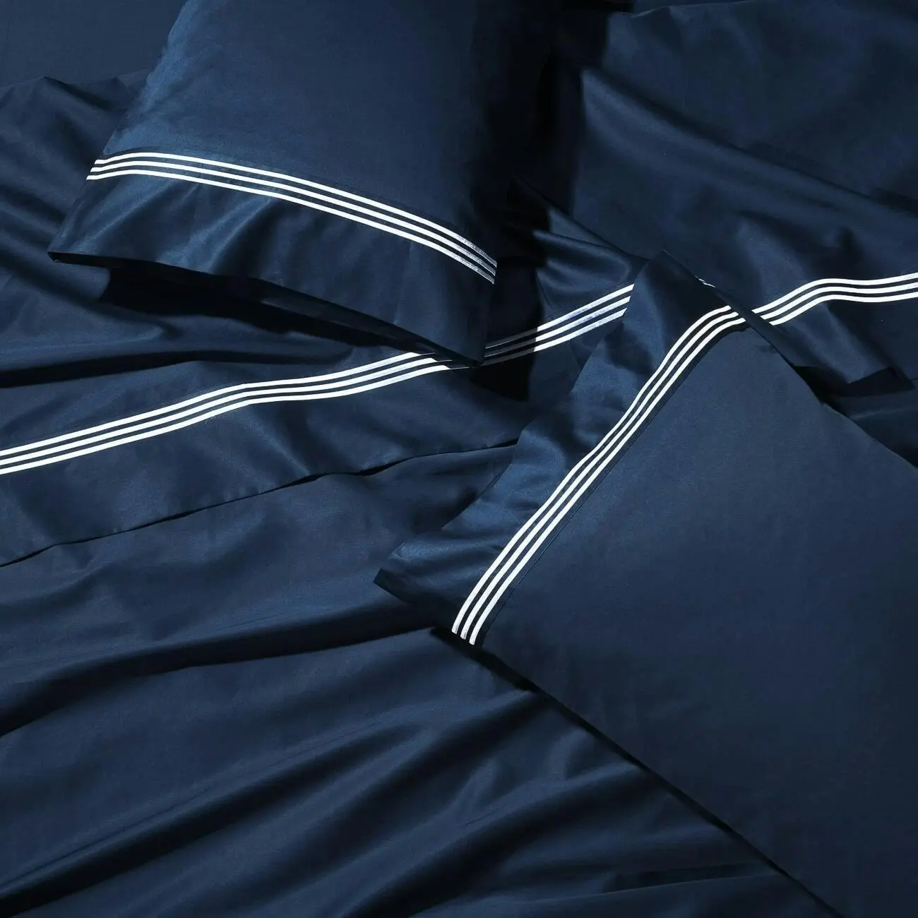 Ritz 1000 TC Embroidered Navy with White Quilt Cover Set