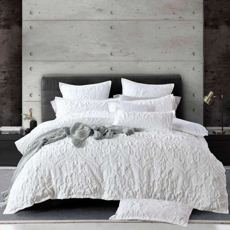 Amari White Quilt Cover Set