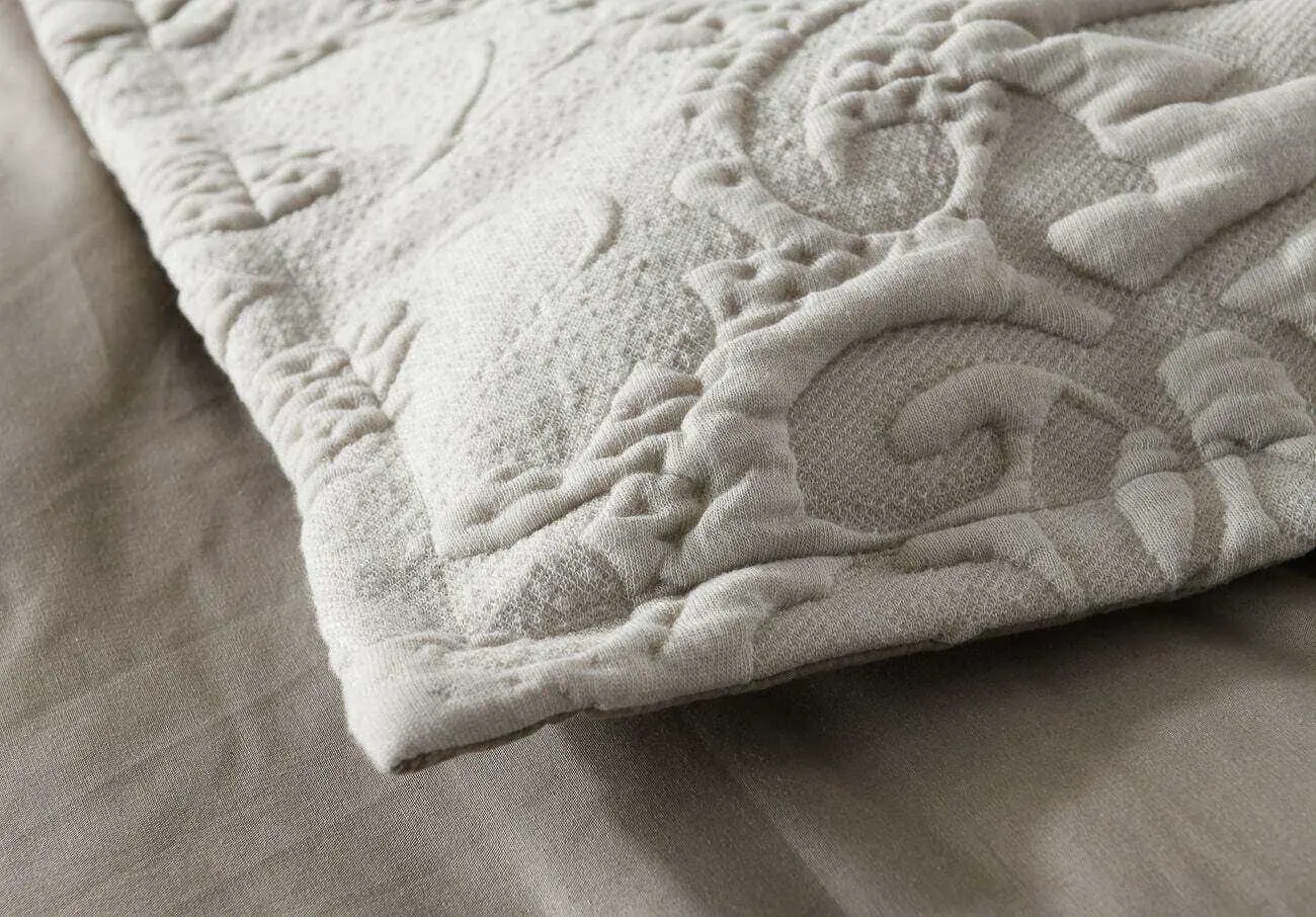 Amari Linen Quilt Cover Set