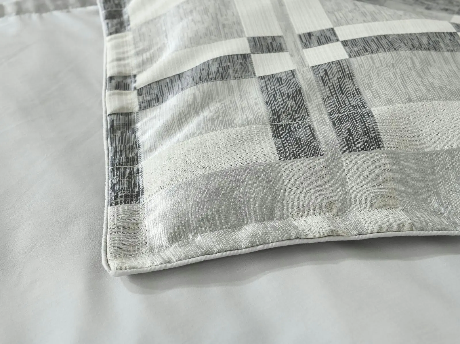 Huxley Quilt Cover Set