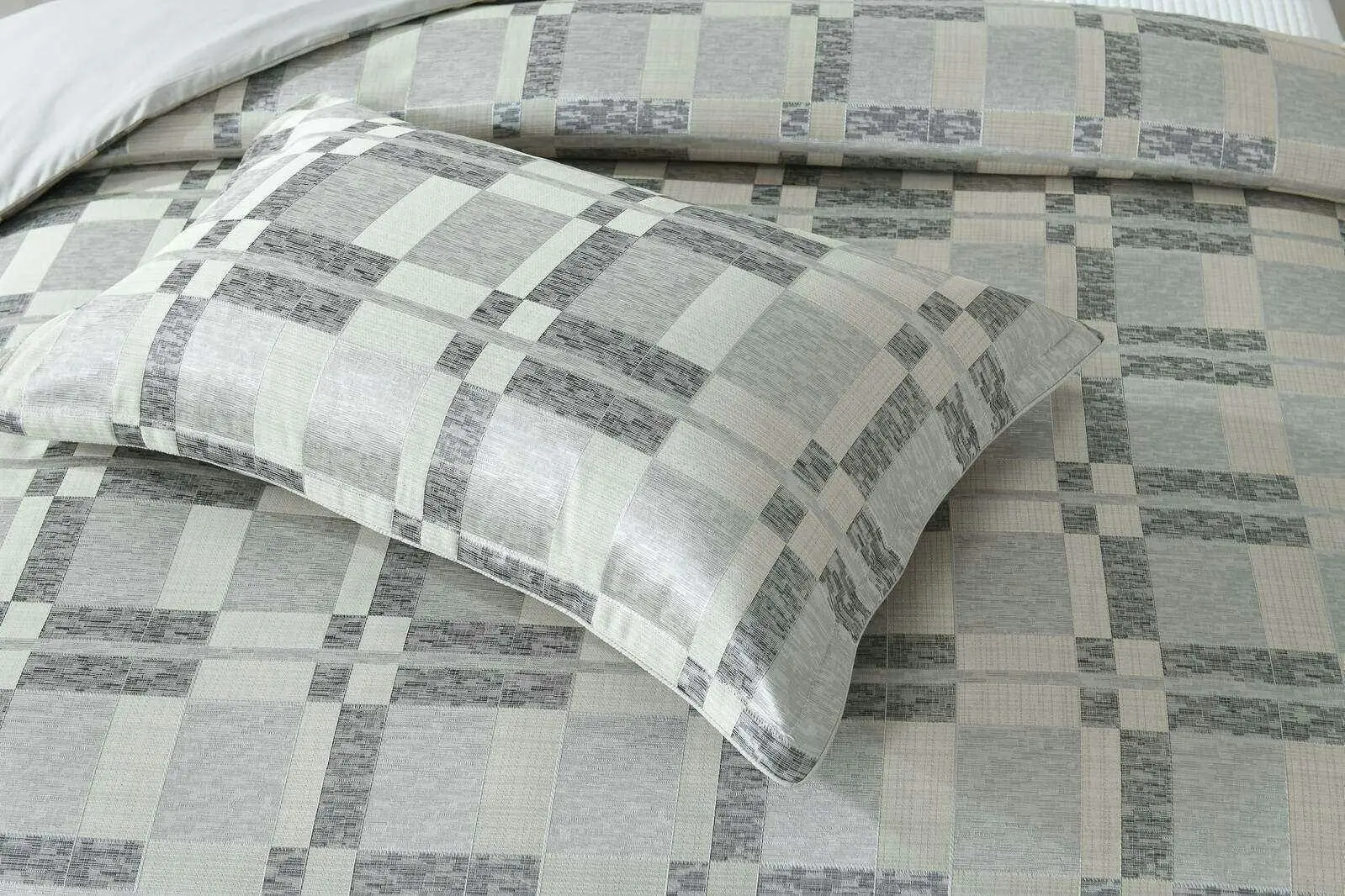 Huxley Quilt Cover Set