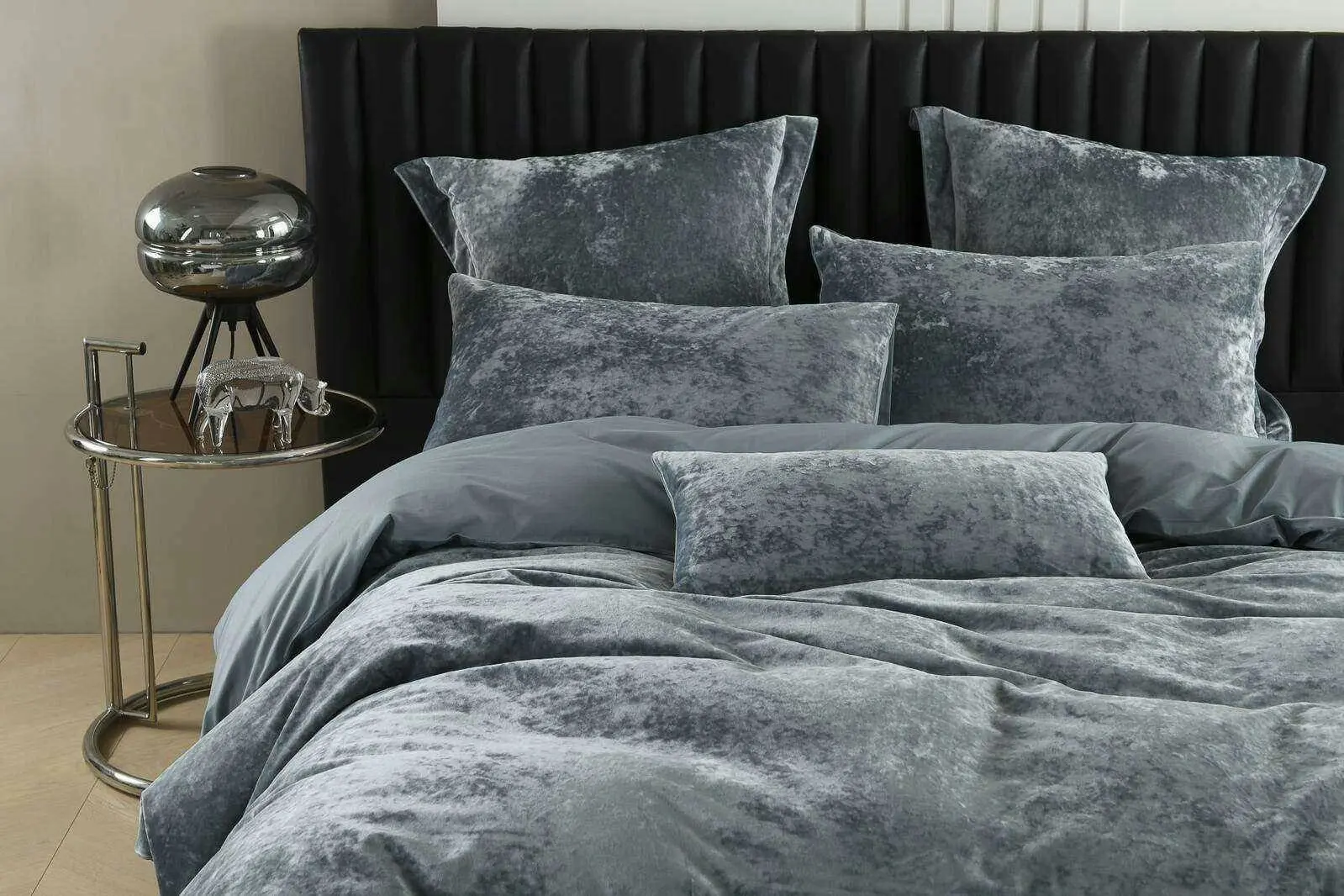 Cody Silver Velvet Quilt Cover Set