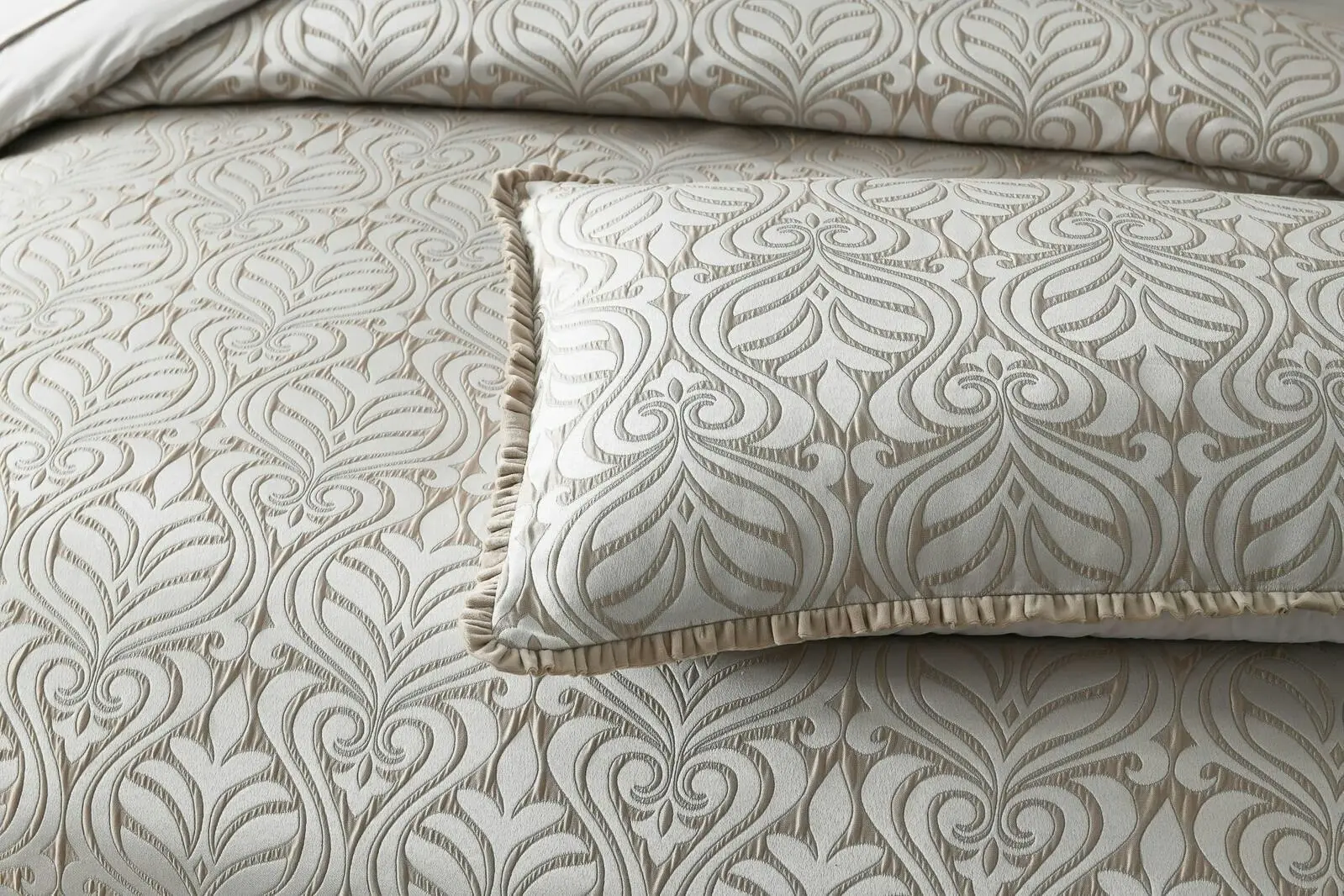 Victorie Natural Quilt Cover Set