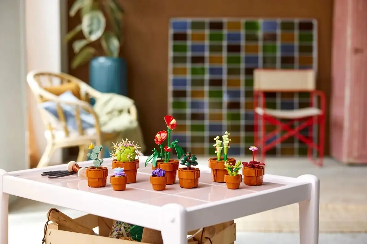 LEGO Icons Tiny Plants 10329