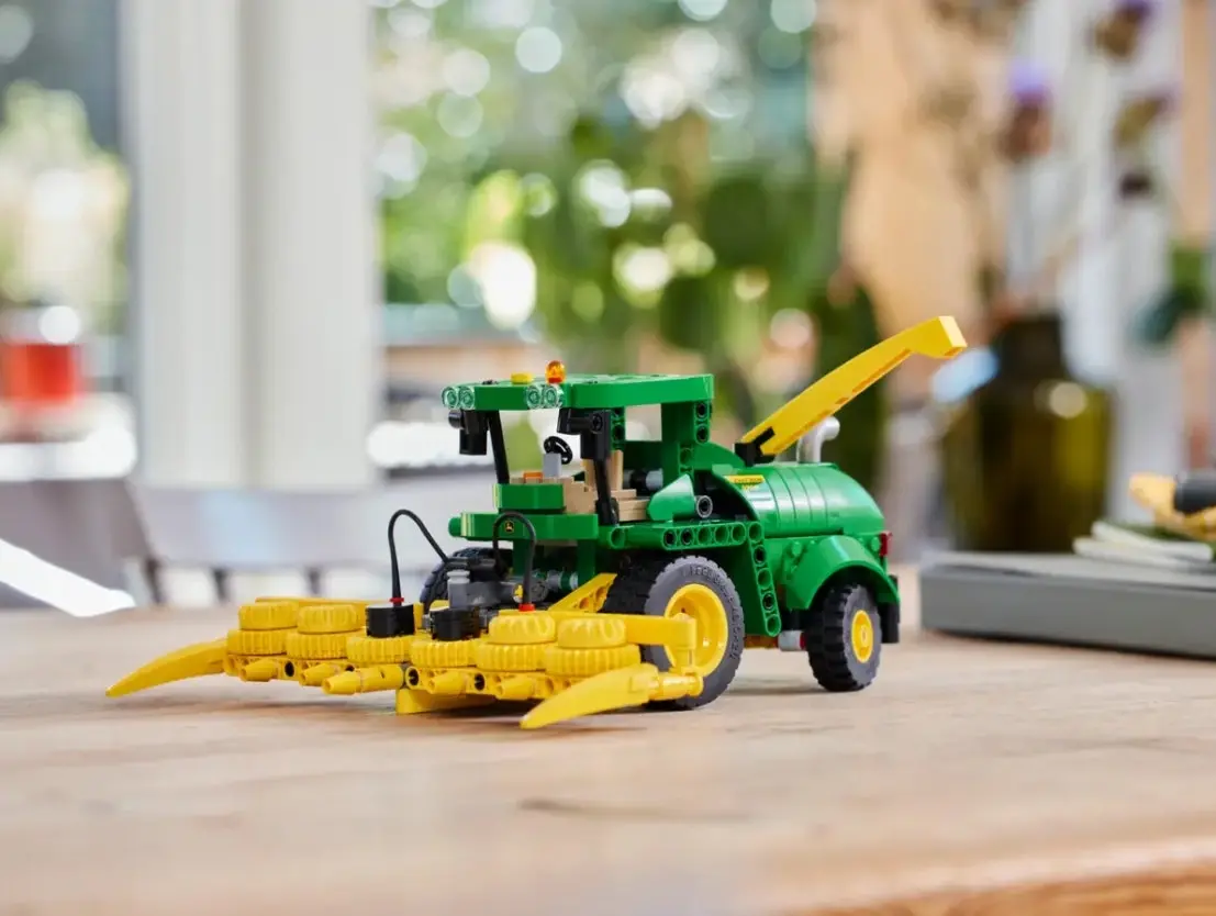 LEGO Technic John Deere 9700 Forage Harvester 42168