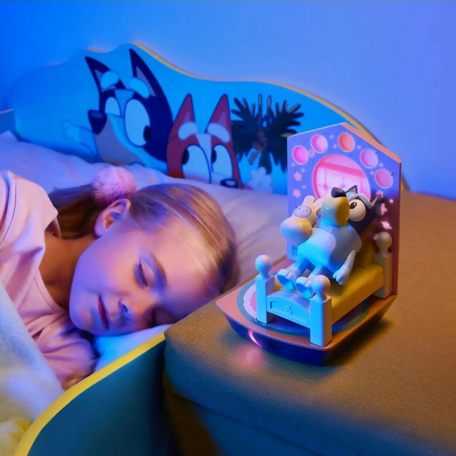 Bluey - Goglow Dream 3 In 1 Nightlight Kids Bedside Sleep Trainer With Torch And Sleep Timer Multicoloured