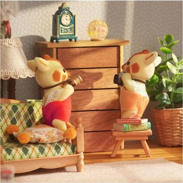 Sylvanian Families - Highbranch Giraffe Family Animal Doll Playset