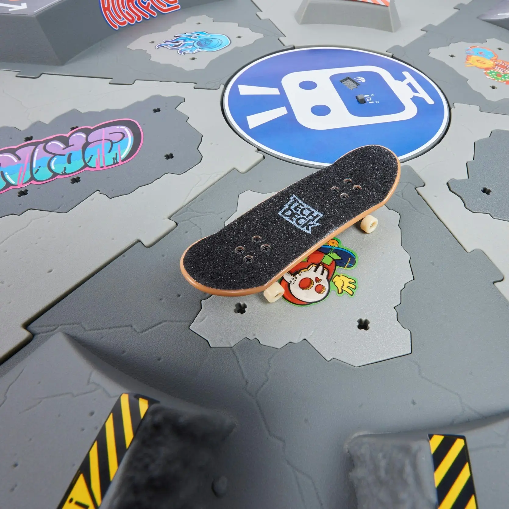 Tech Deck - Shredline 360 Motorized Skate Park X-connect Creator With Exclusive Fingerboard