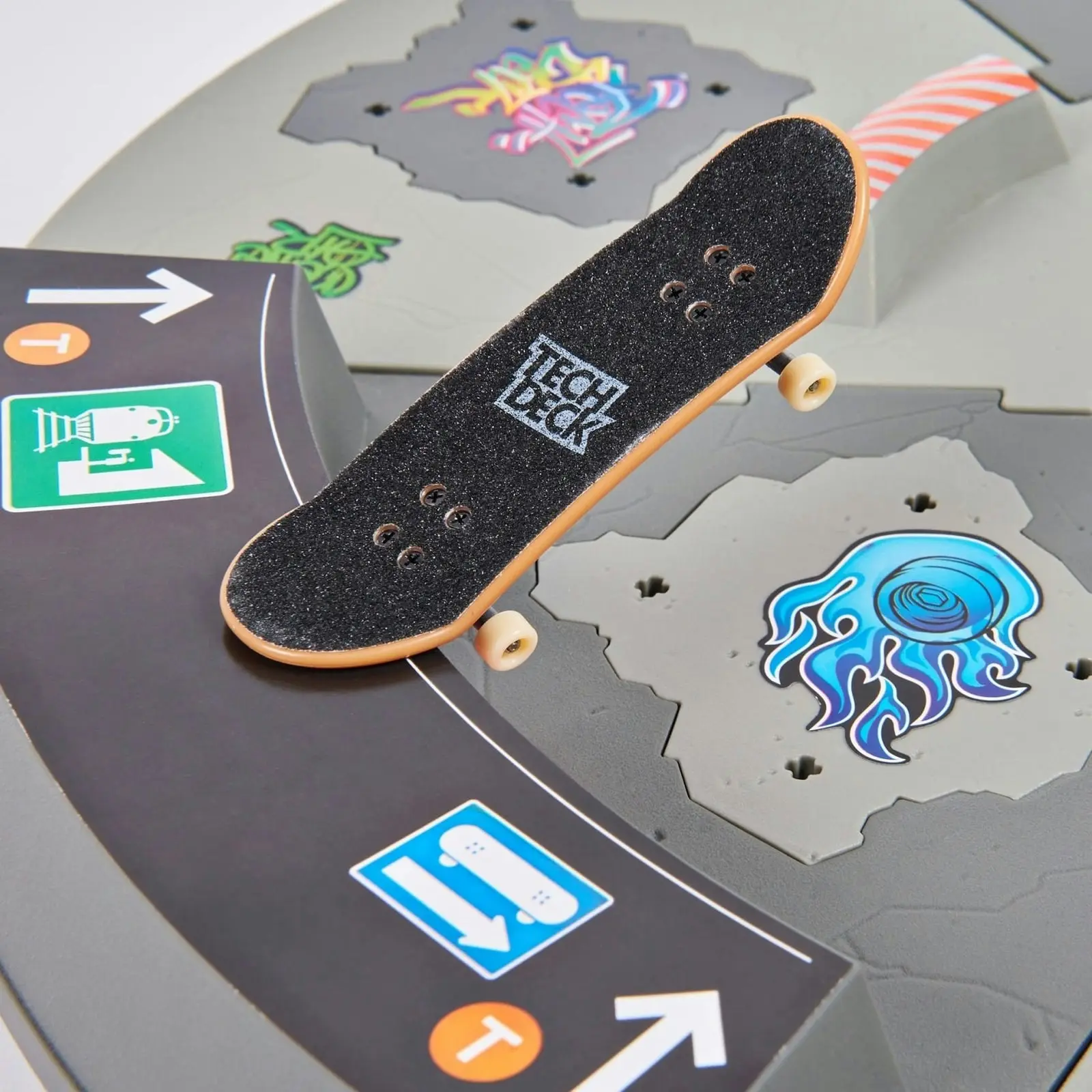 Tech Deck - Shredline 360 Motorized Skate Park X-connect Creator With Exclusive Fingerboard