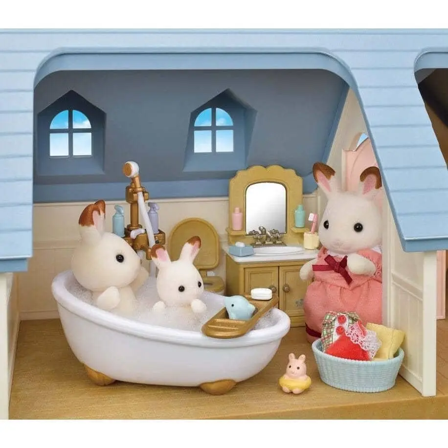 Sylvanian Families - Courtyard Home  Animal Doll Playset