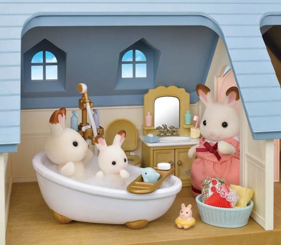 Sylvanian Families - Courtyard Home  Animal Doll Playset