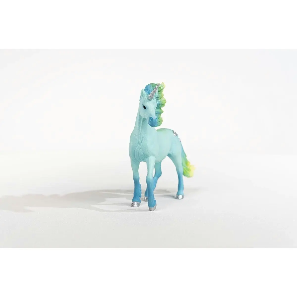 Schleich - Marshmallow Unicorn Stallion  Bayala Magical Fantasy Figurine