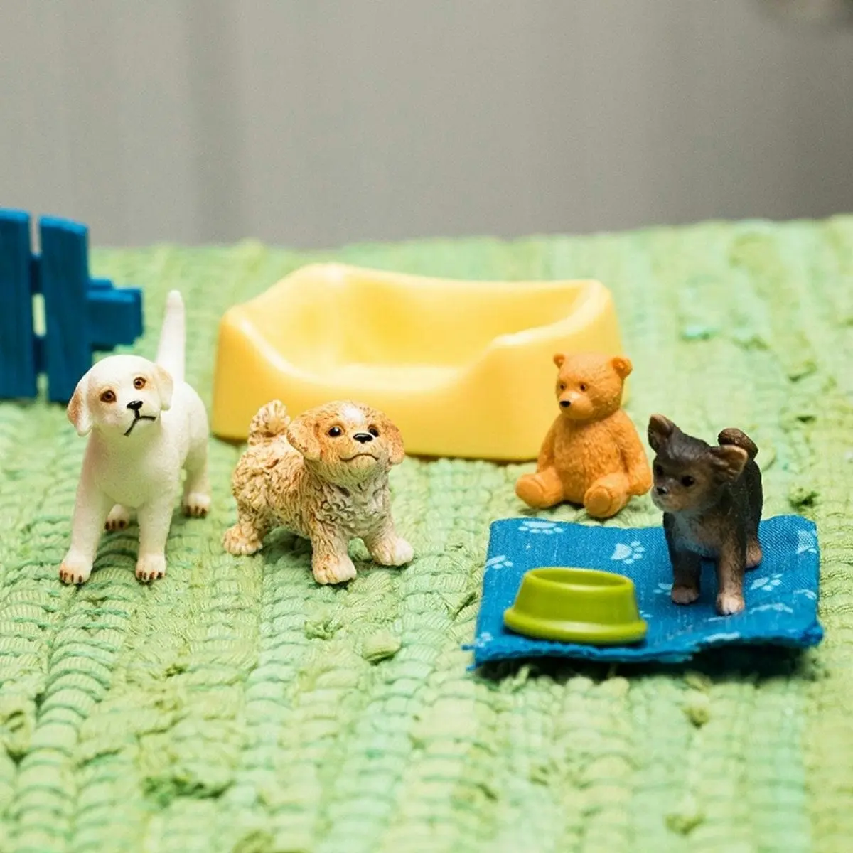 Schleich - Puppy Pen Animal Playset