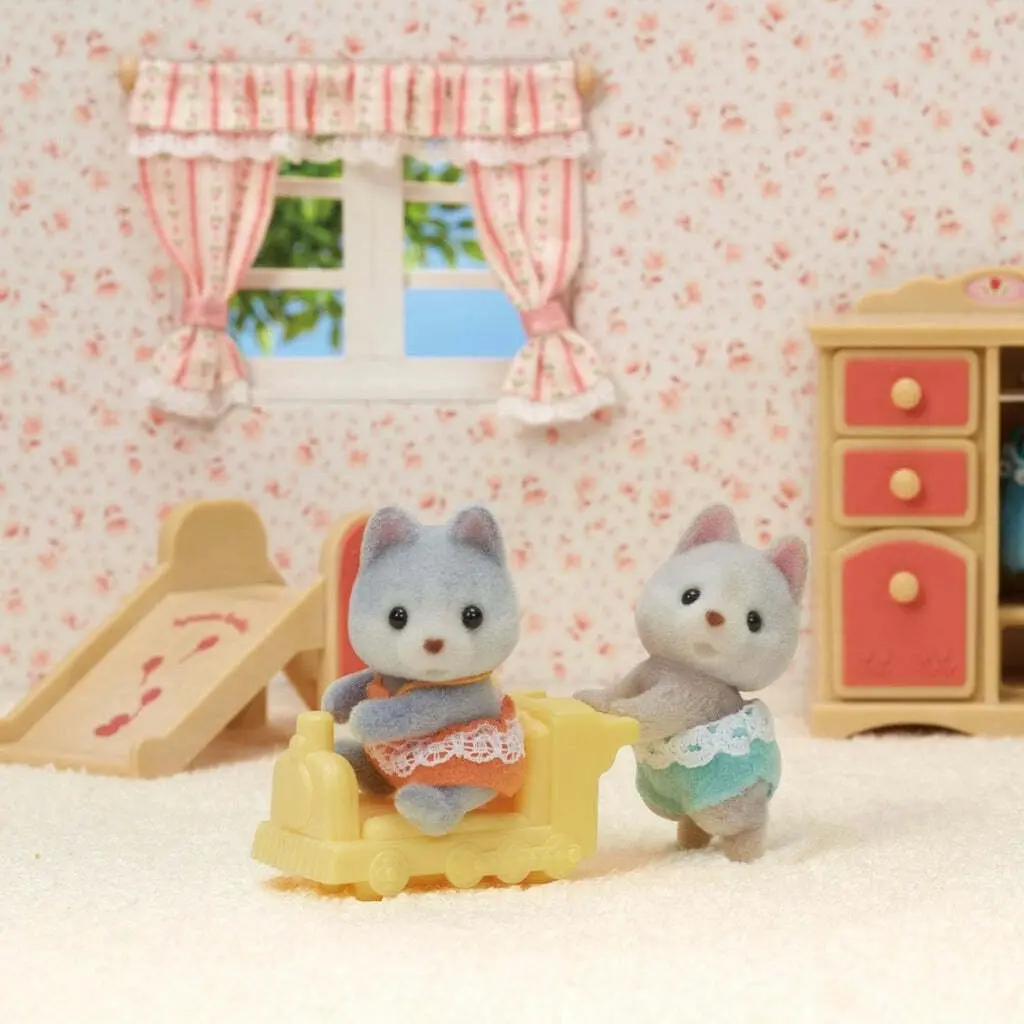 Sylvanian Families - Husky Twins Animal Doll Playset