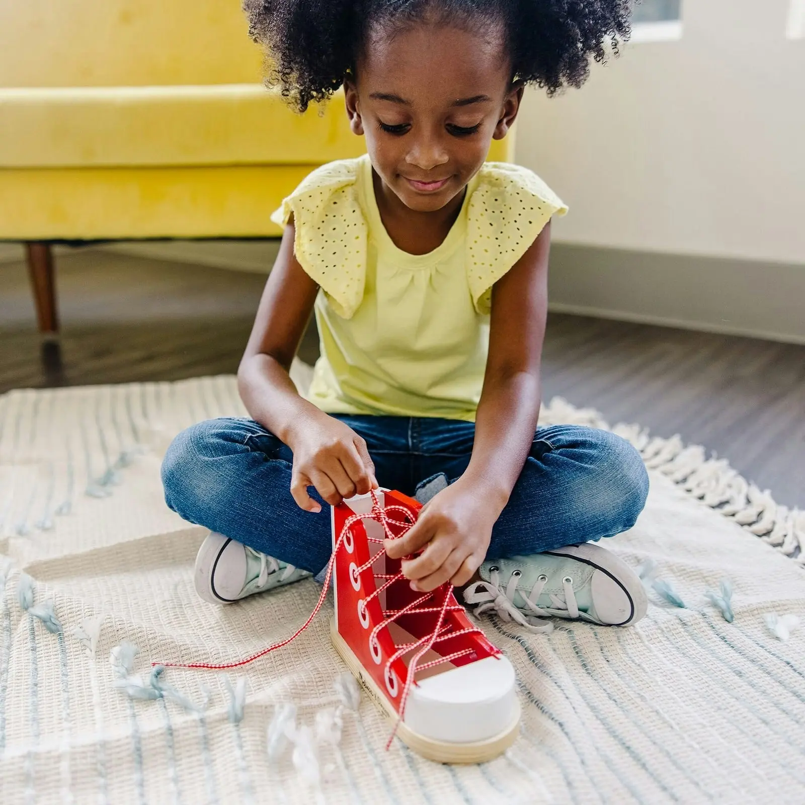 Melissa & Doug - Wooden Lacing Shoe