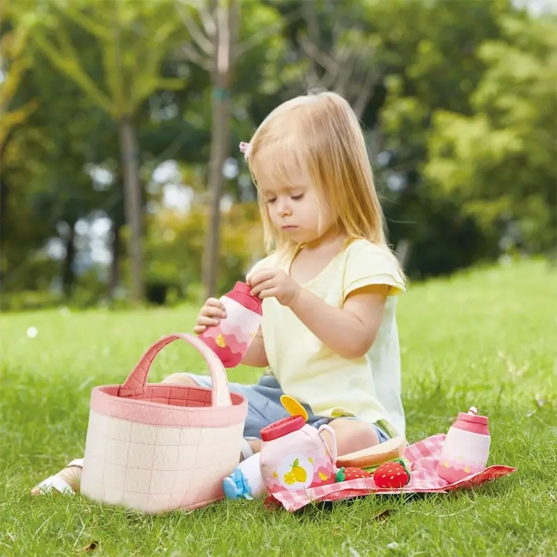 Hape -  Picnic Basket Toddler