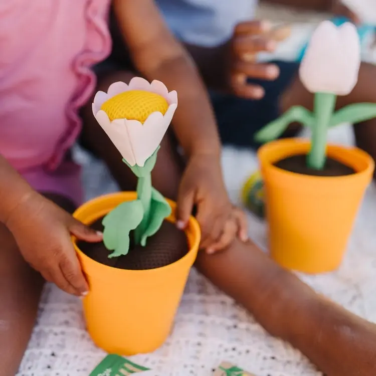 Melissa & Doug - Let's Explore Flower Gardening Play Set