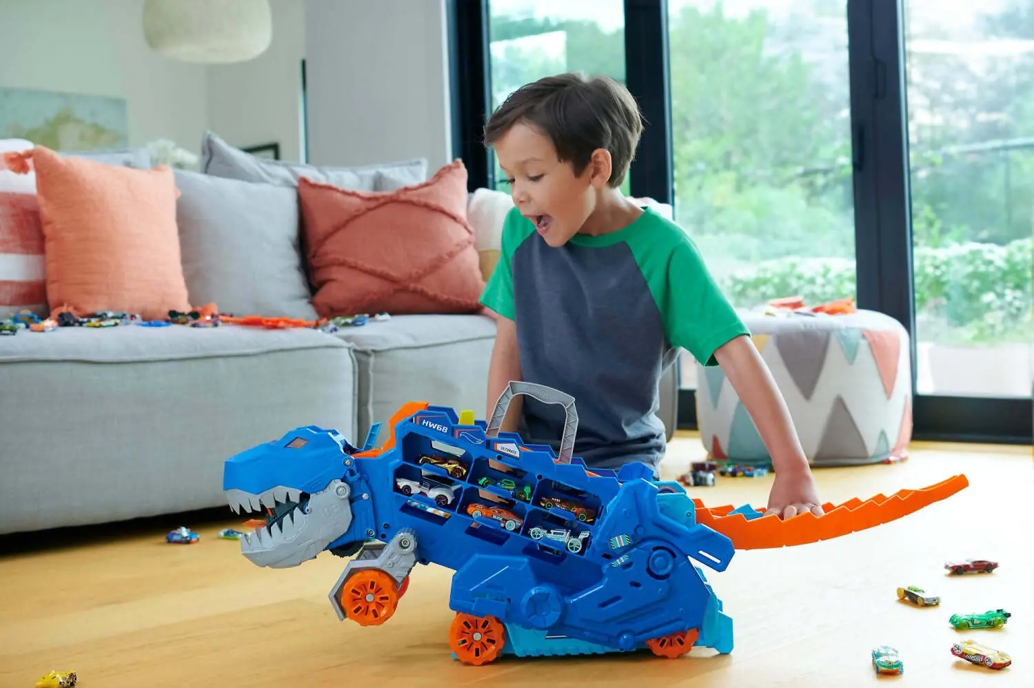 Hot Wheels - City Ultimate Hauler Transforms Into A T-rex With Race Track Stores 20+ Cars - Mattel