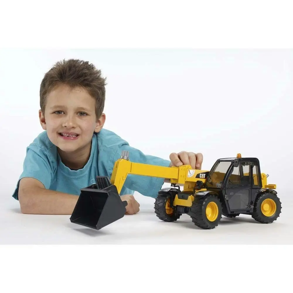 Bruder - Caterpillar Telehandler  1:16 Scale