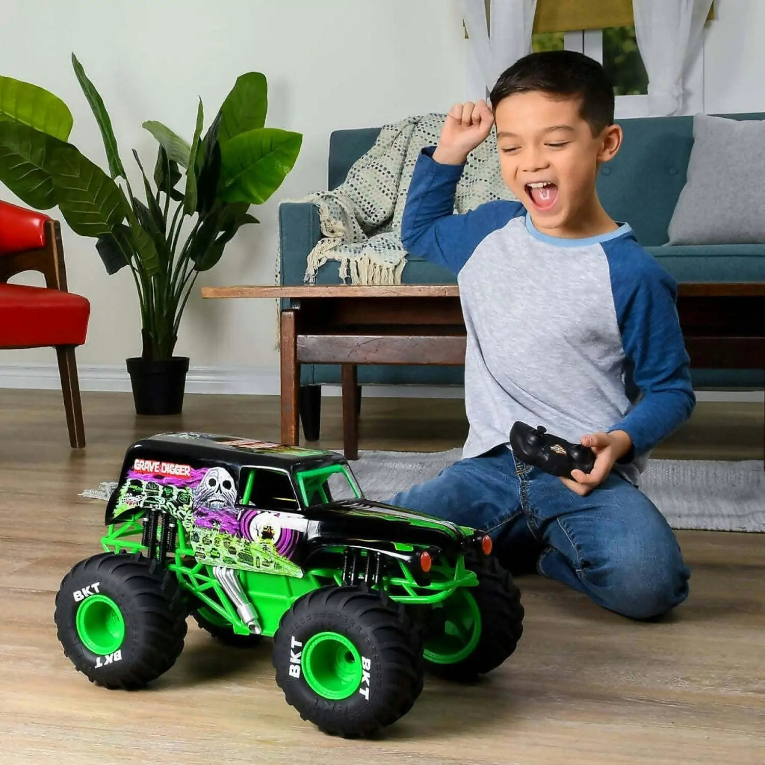 Monster Jam Rc 1:15 Scale Grave Digger Refresh