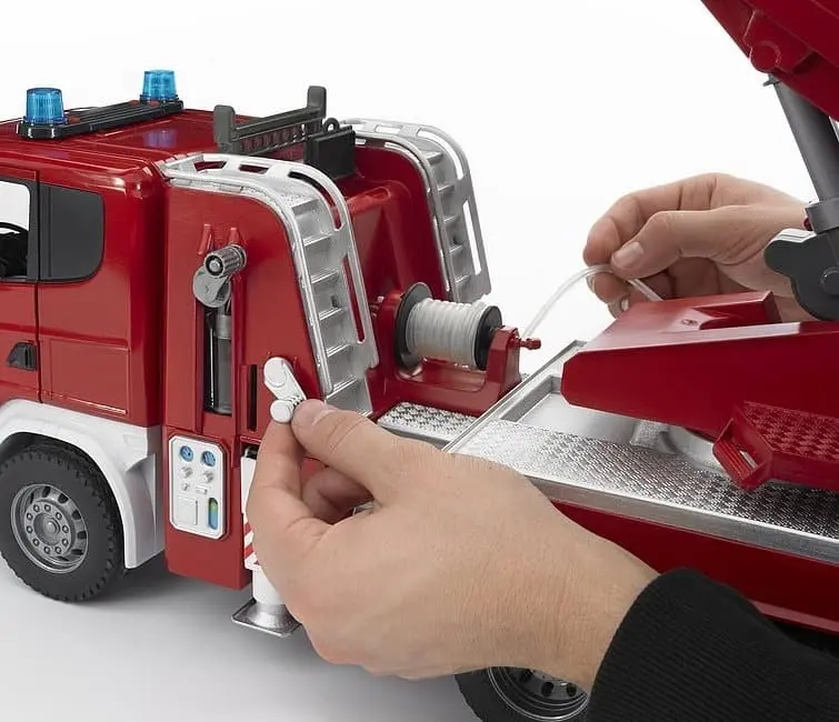 Bruder - 1/16 Scania R-series Fire Engine With Slewing Ladder And Water Pump