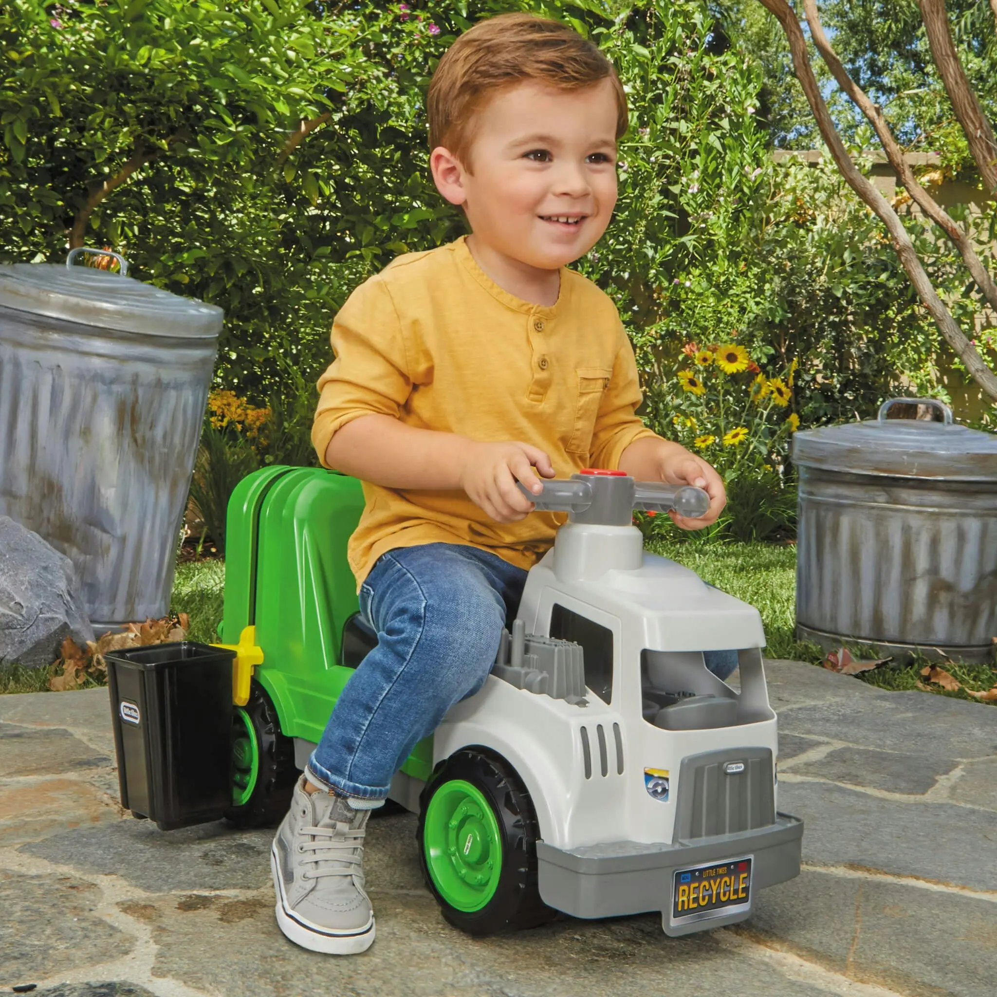 Little Tikes - Dirt Digger™ Garbage Scoot