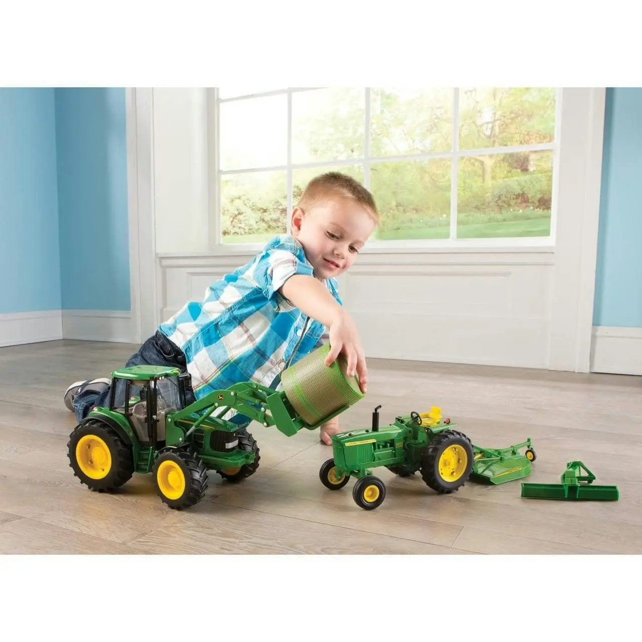 John Deere - Tomy Big Farm Lights & Sounds 1:16 Scale 7330 Tractor With Bale Loader & Round Bale