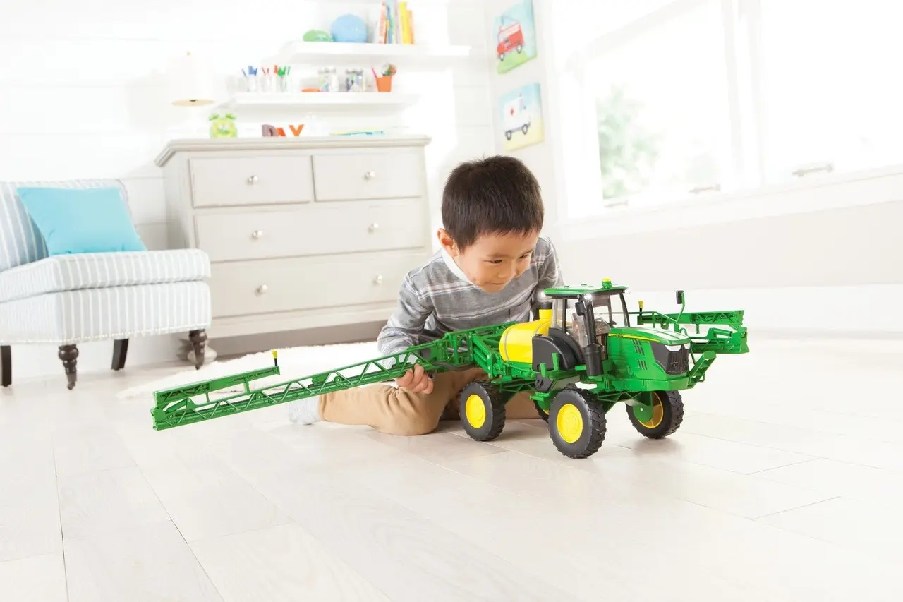 John Deere - Tomy Big Farm John Deere 1:16 Scale R4023 Self Propelled Sprayer