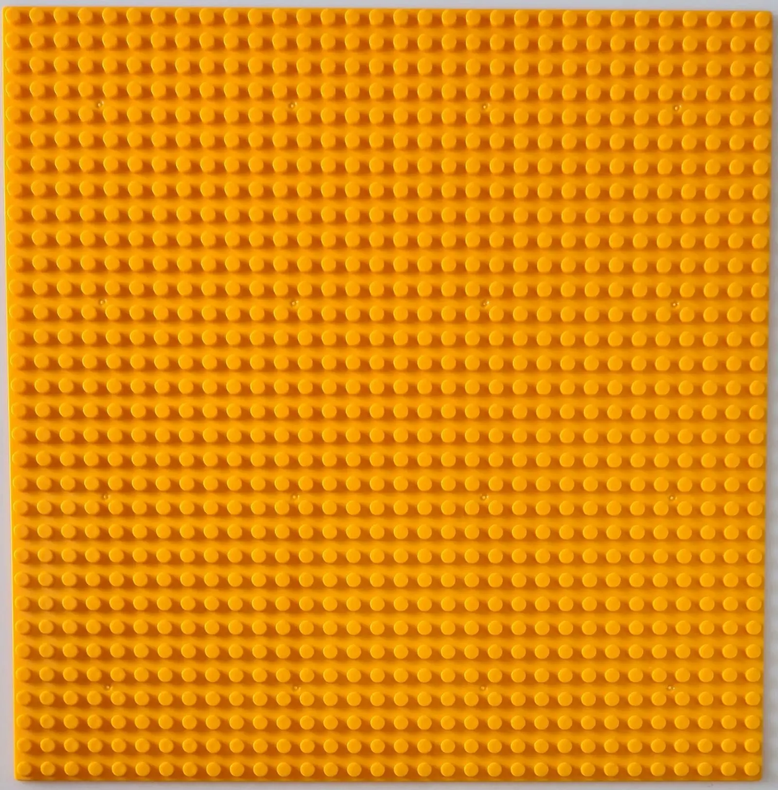 BASEPLATE 32x32 Studs Yellow Generic