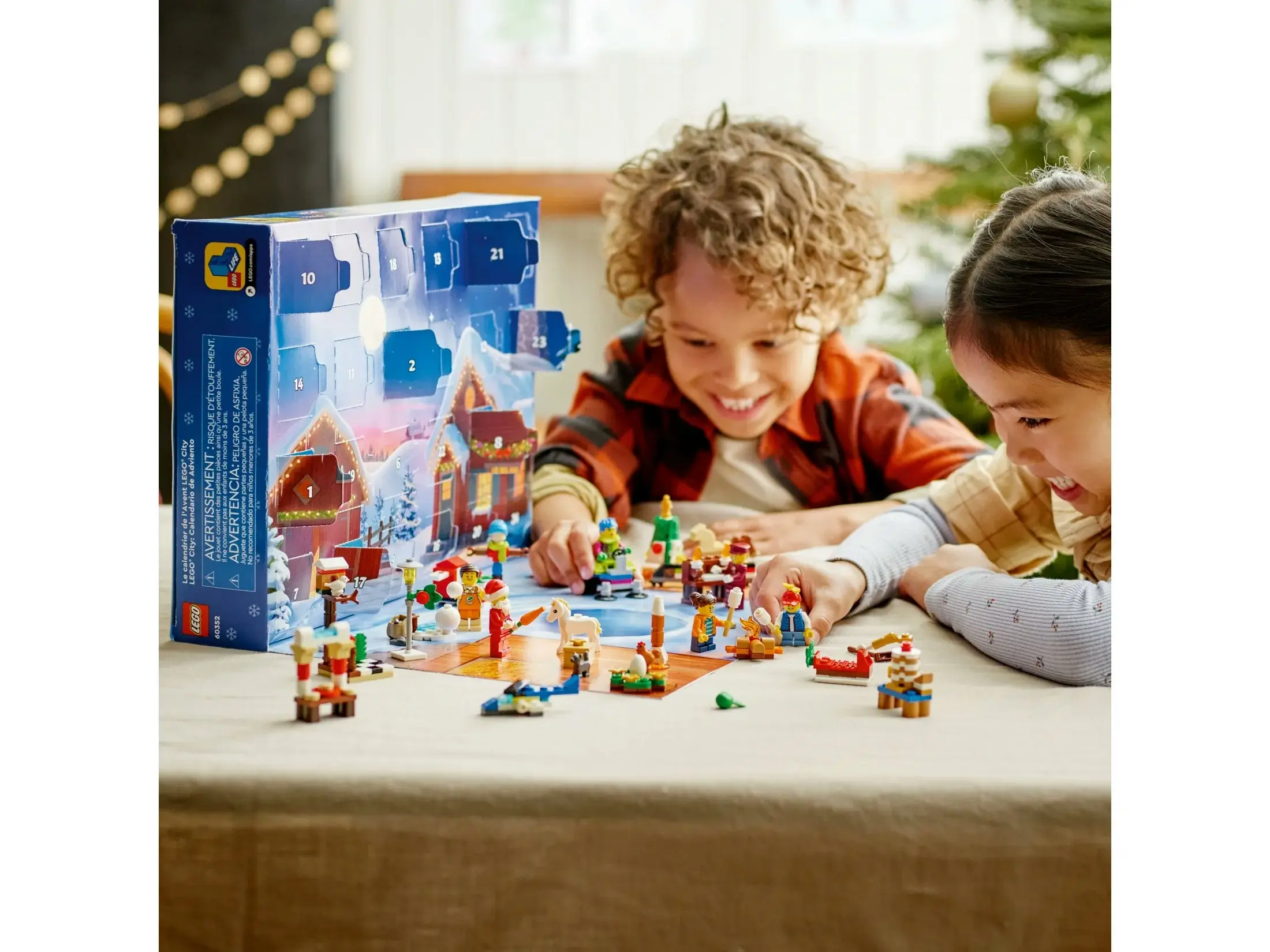 LEGO 60352 City Advent Calendar 2022 - City