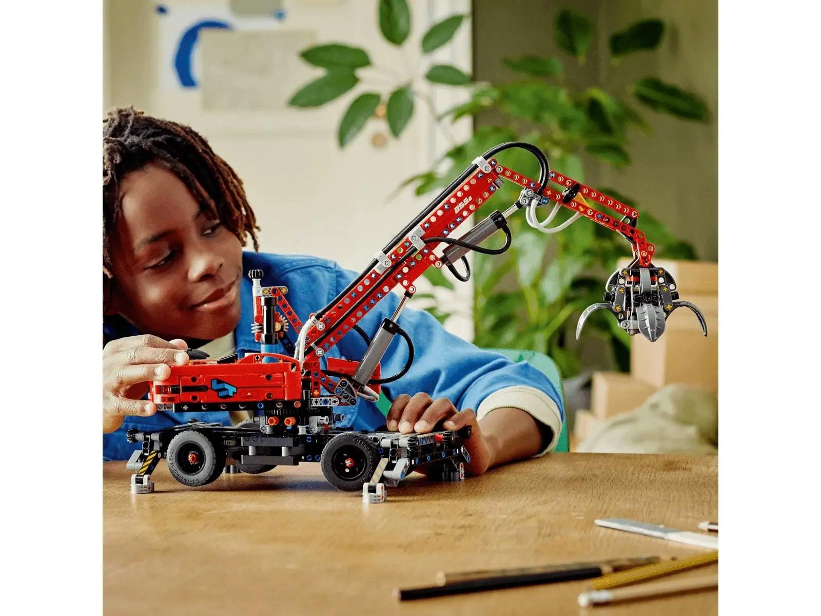 LEGO 42144 Material Handler - Technic