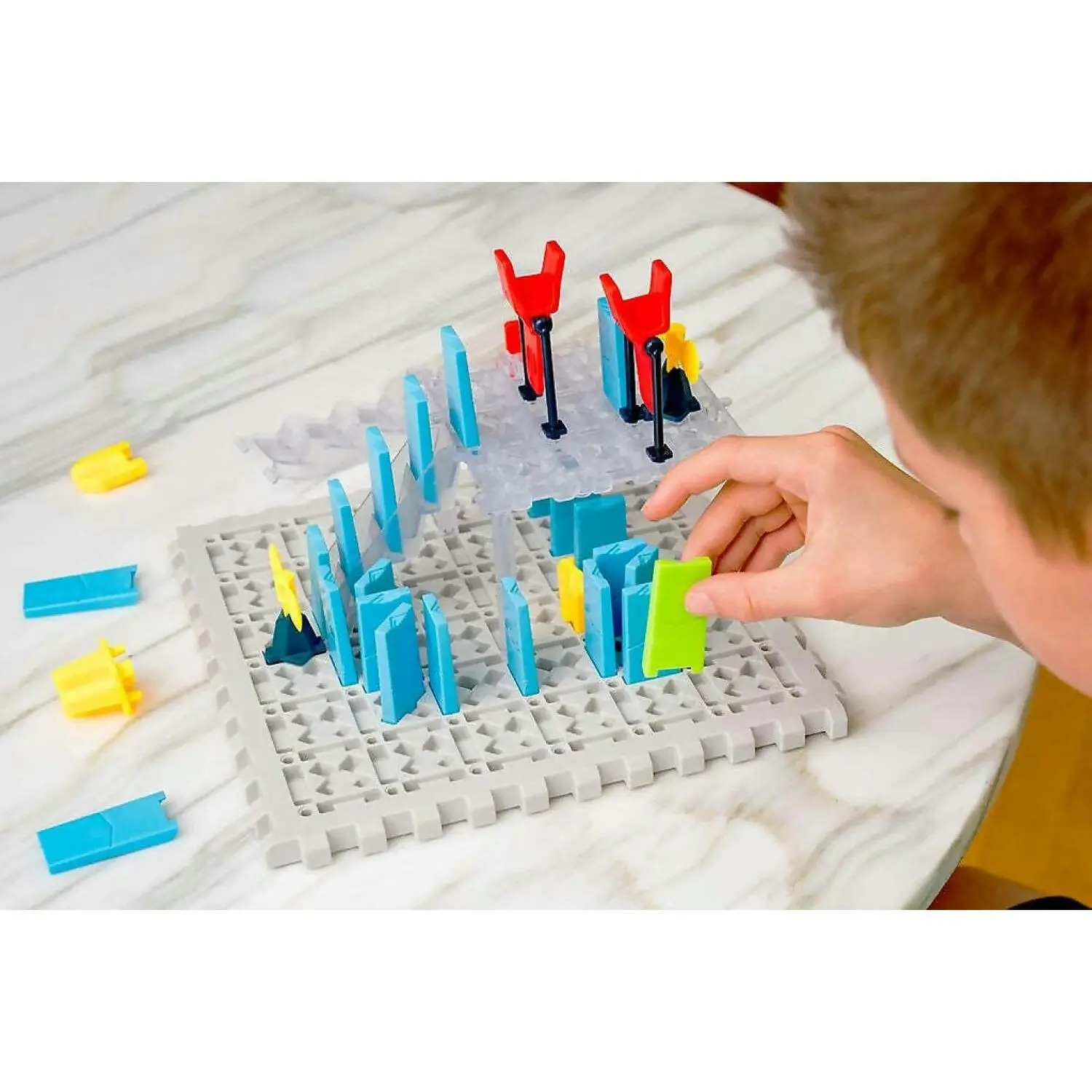 ThinkFun - Domino Maze Boards and logic puzzle Game