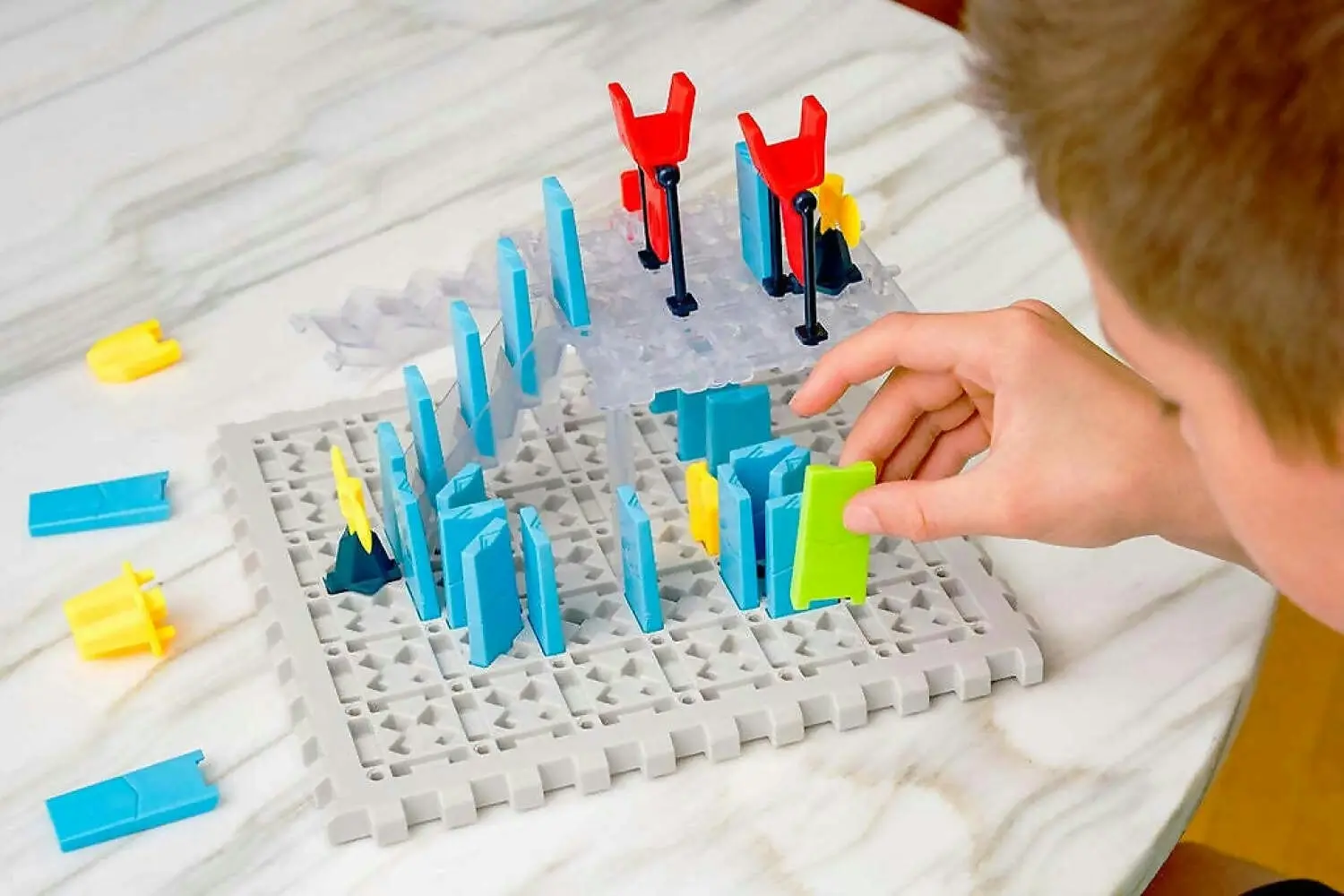 ThinkFun - Domino Maze Boards and logic puzzle Game