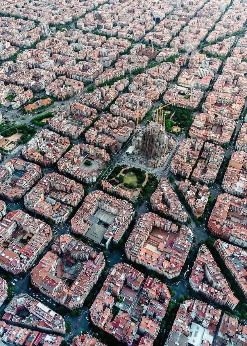 Ravensburger - Barcelona From Above Jigsaw Puzzle 1000 Pieces