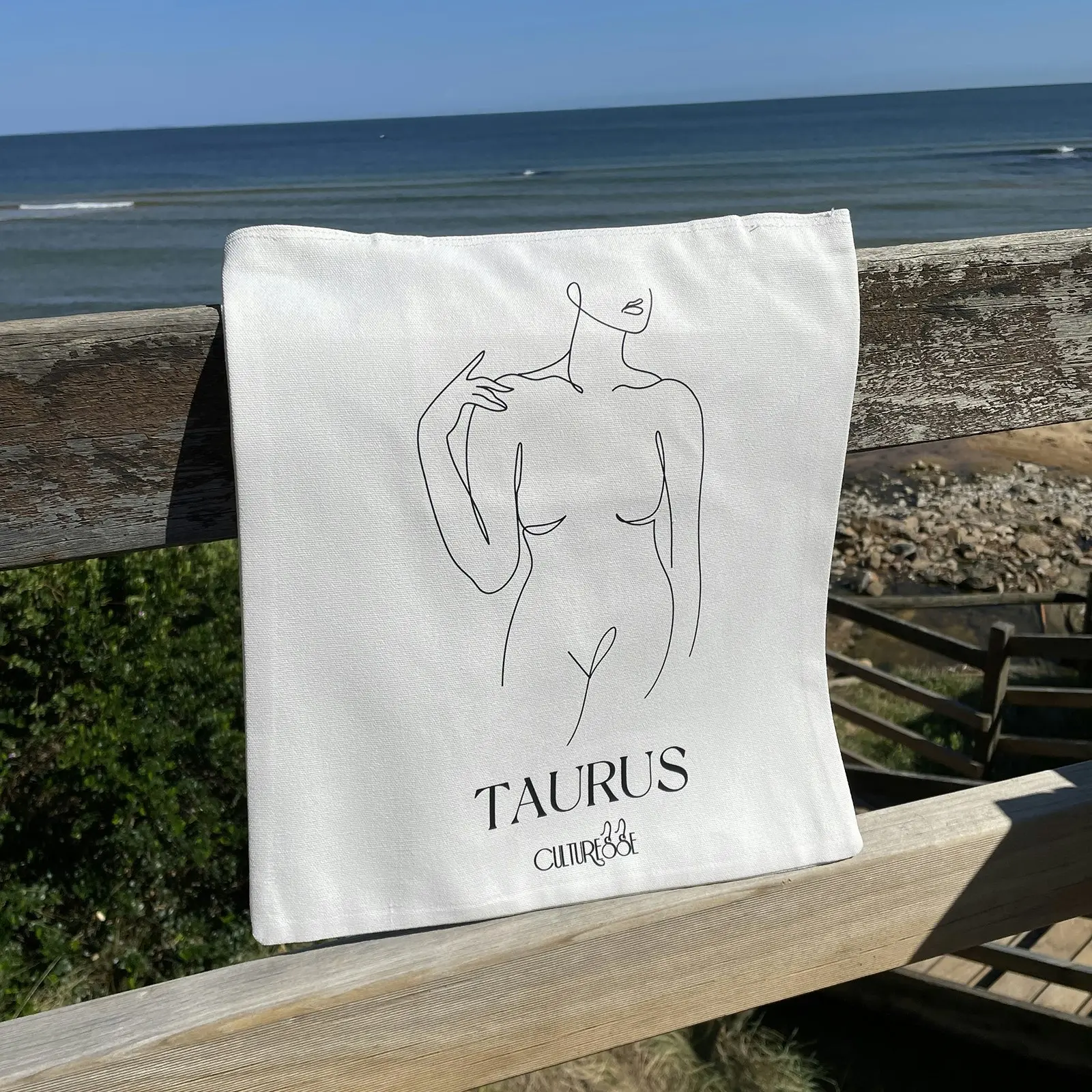 Culturesse She Is Taurus Eco Zodiac 38cm Muse Tote Bag Women's Handbag White