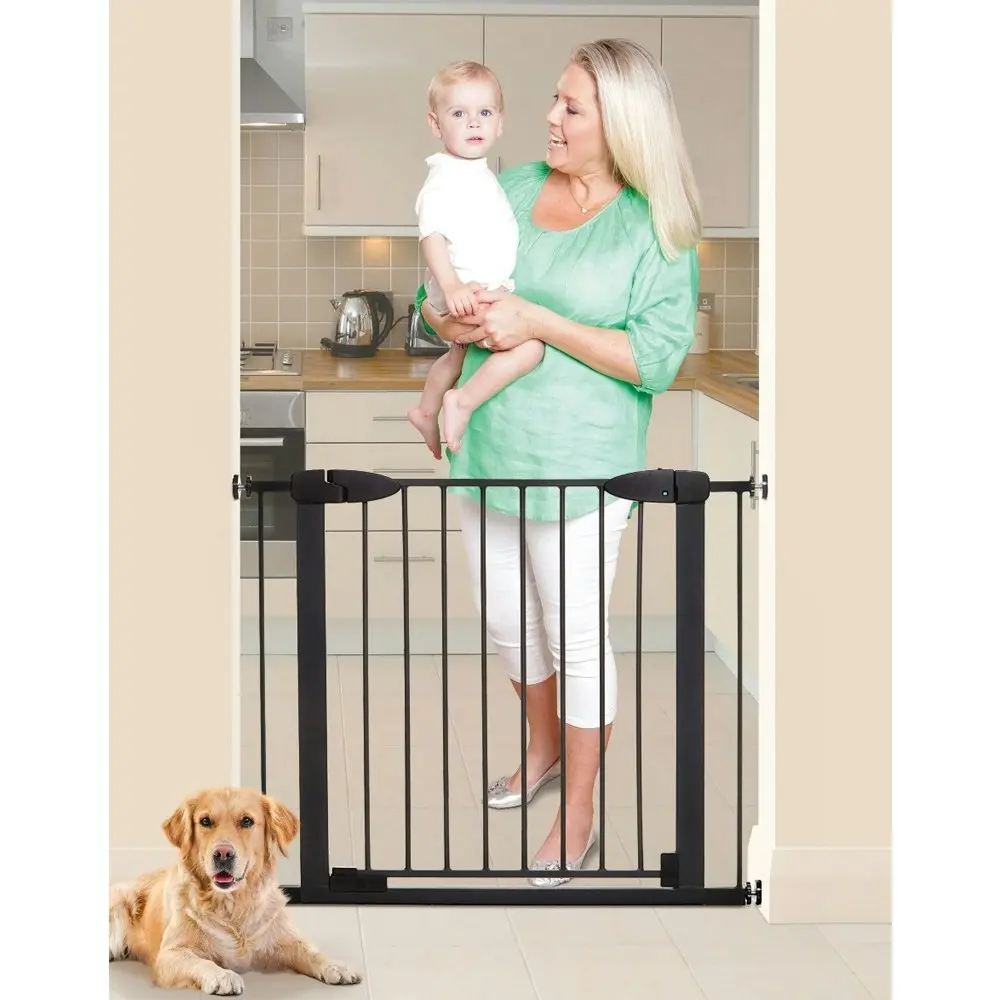 dreambaby Boston Auto-Close Security/Safety Gate Children/Kids/Pets Black