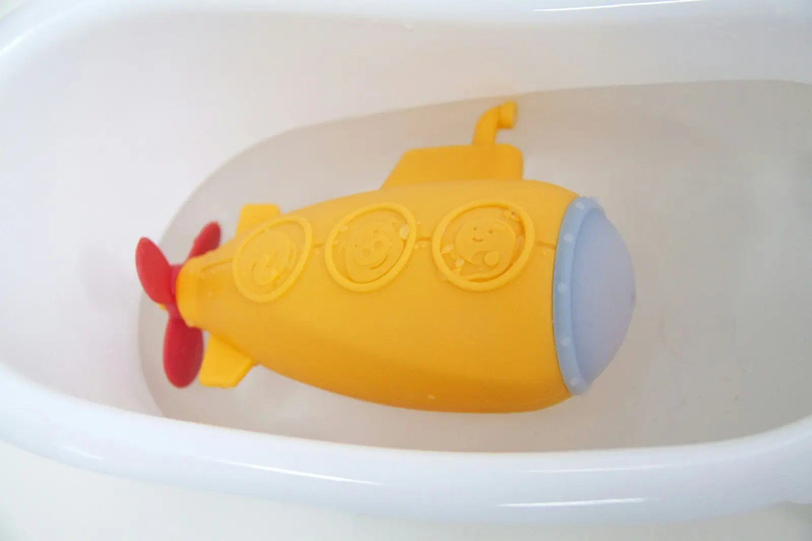 Marcus & Marcus Children/Toddler Silicone Bath Friendly Kids Toy Submarine 18M+