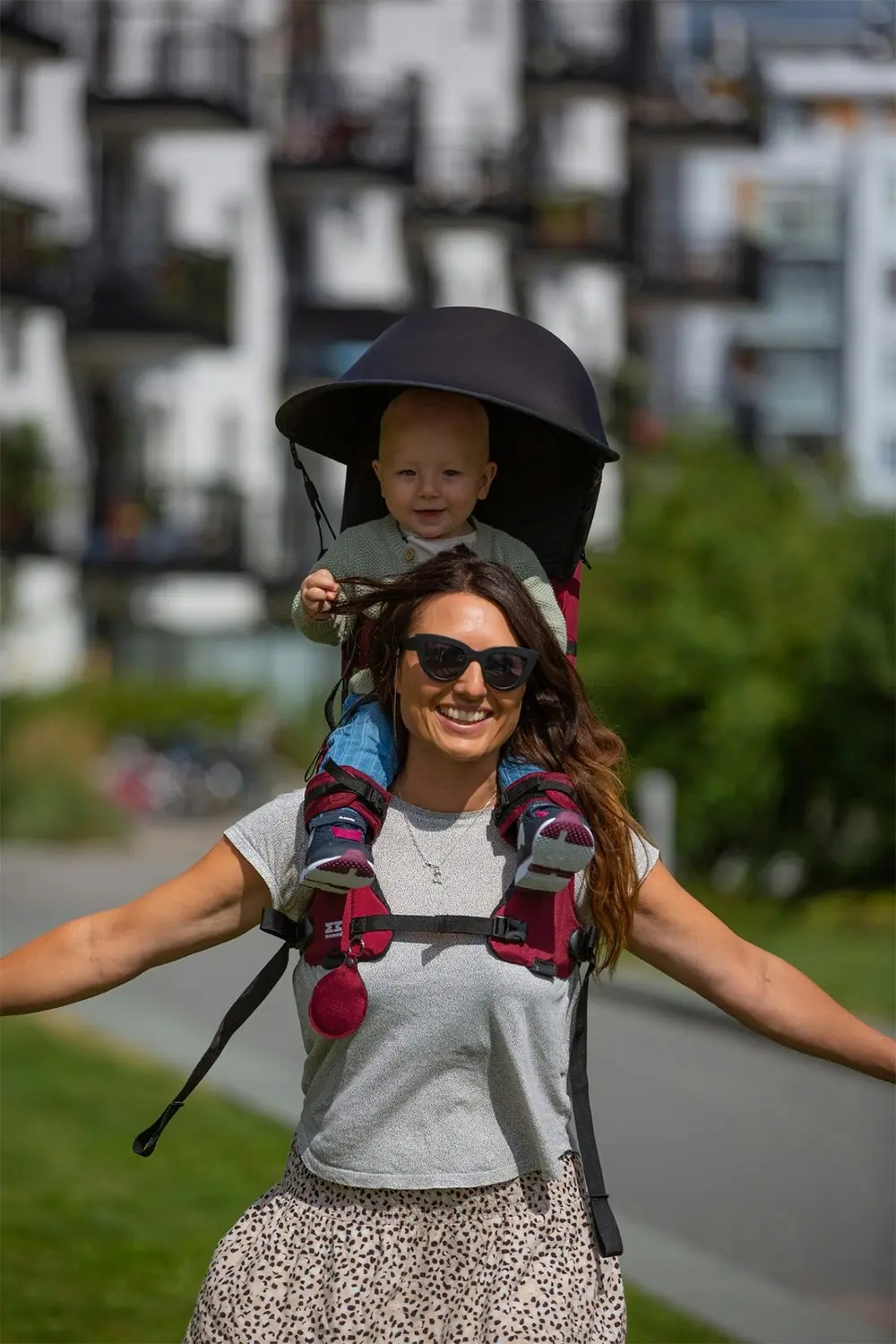 MiniMeis Sunshade/Visor/Cover Protection For 6m-4y Baby/Kids Shoulder Carrier