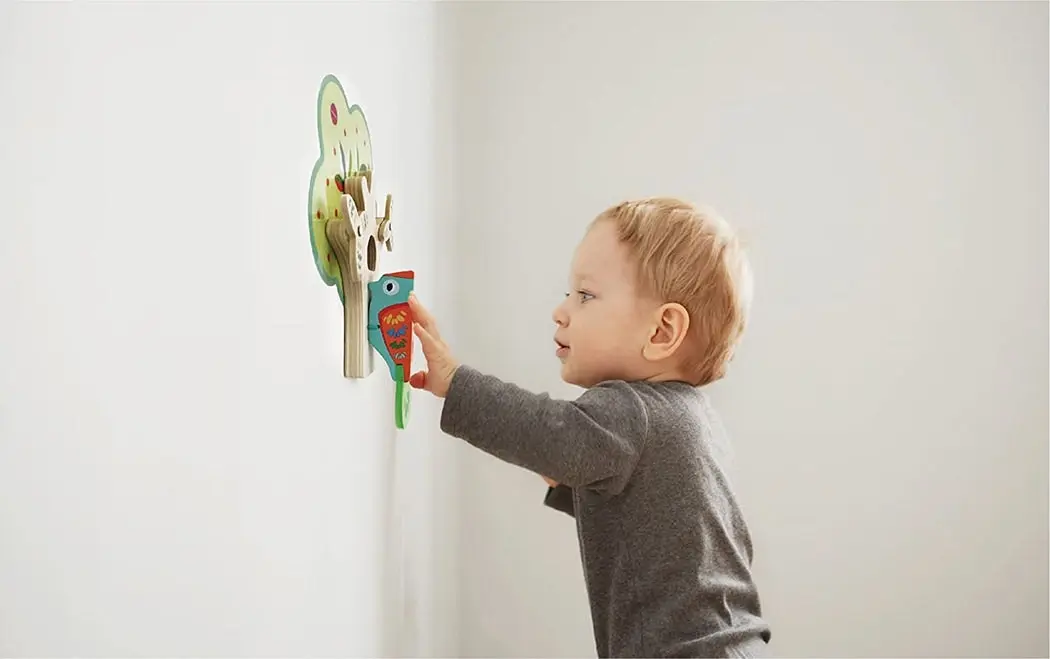 Oribel VertiPlay Wall Toy: Busy Woodpecker knocker