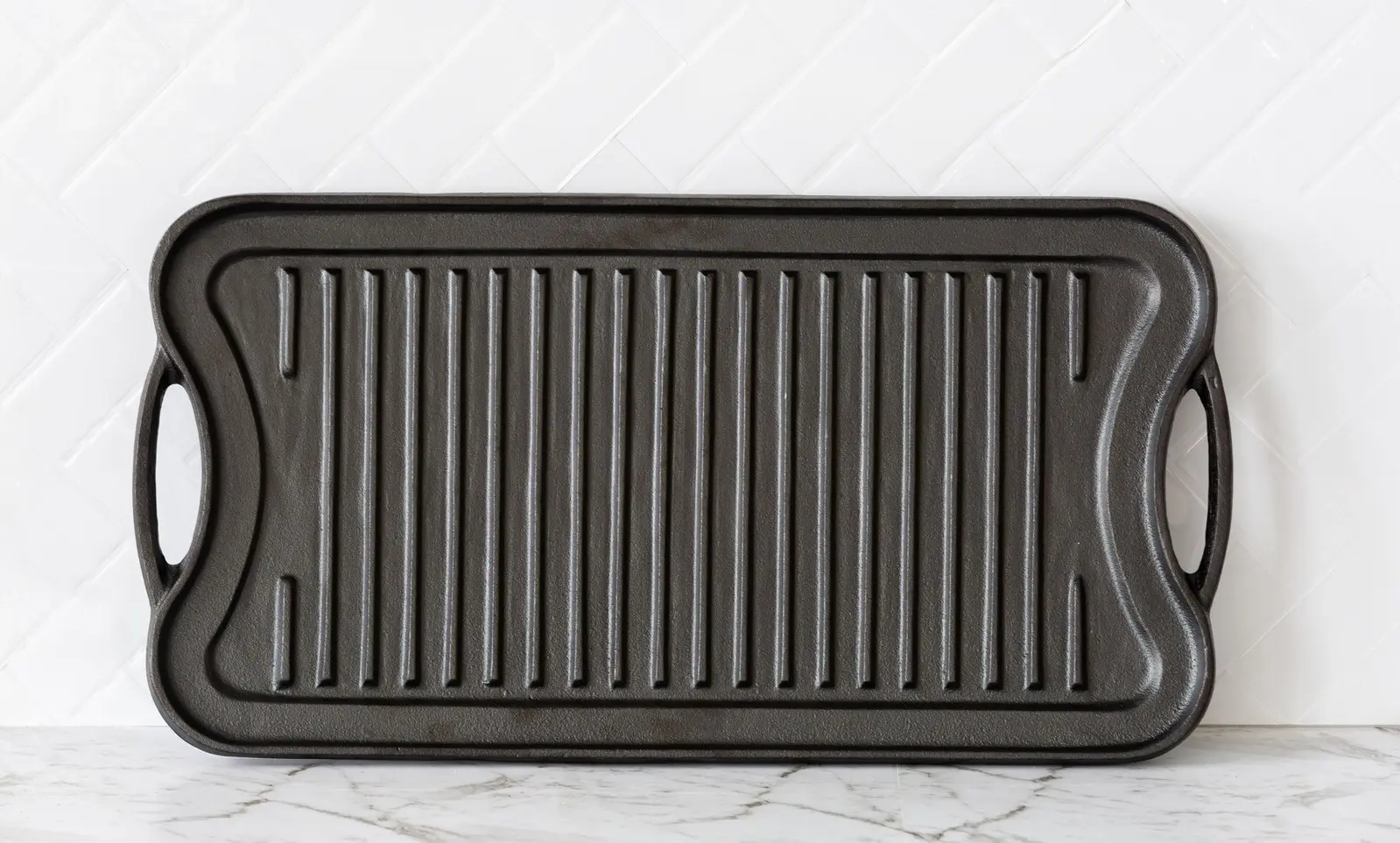 Oil-seasoned Ready to use 50.7x25.8cm Reversible Cast Iron Grill - Black