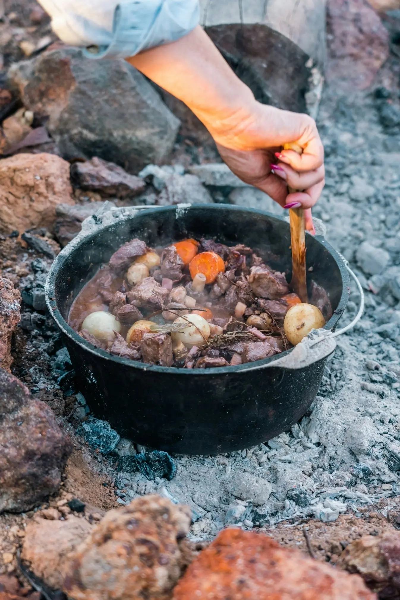 2 Quart Cast Iron Camp Oven