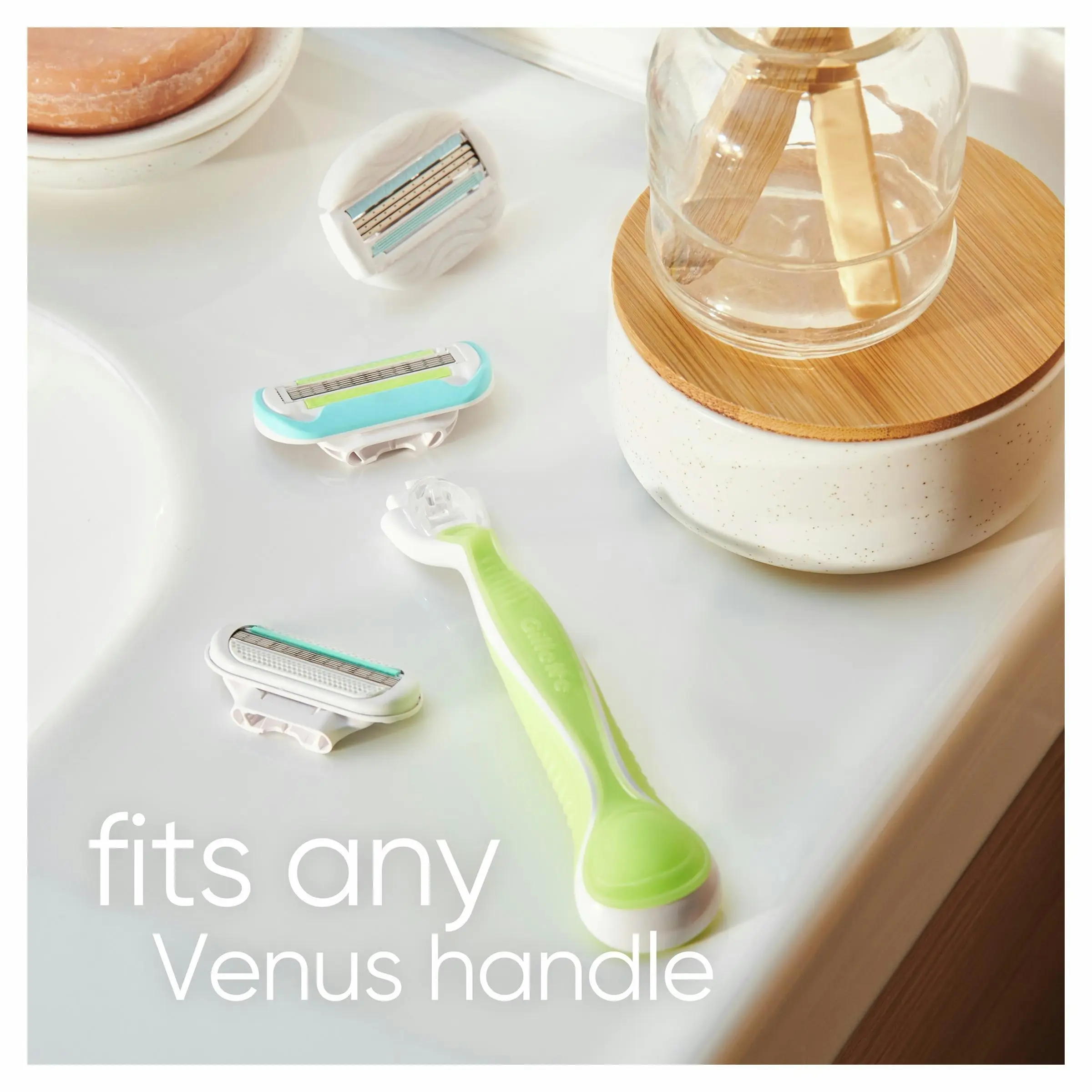 Gillette Venus Extra Smooth Razor + 2 Blade Refills