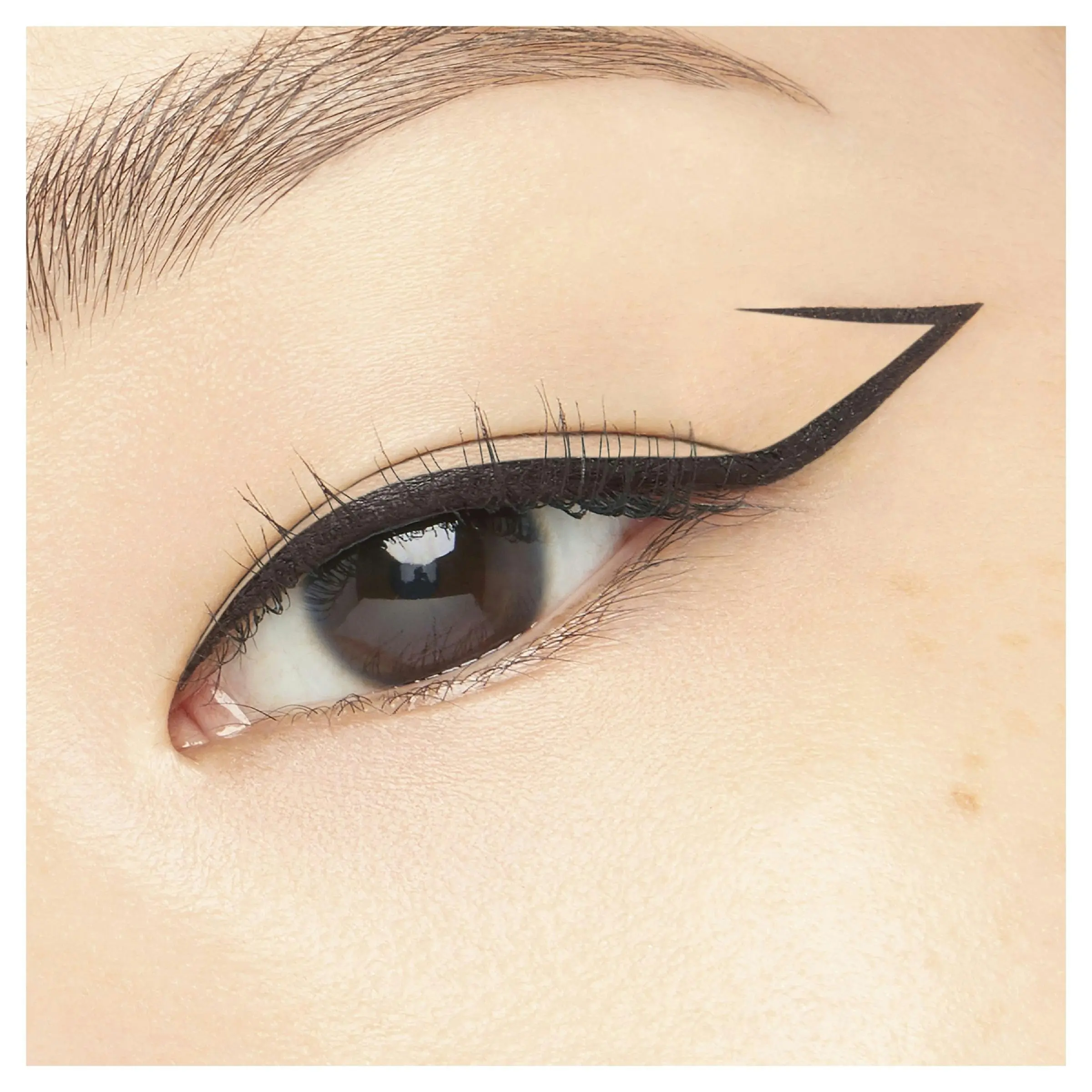 Maybelline HyperSharp 36H Extreme Ink Eyeliner Black