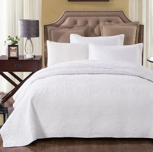 Pure White Bedspread by Classic Quilts