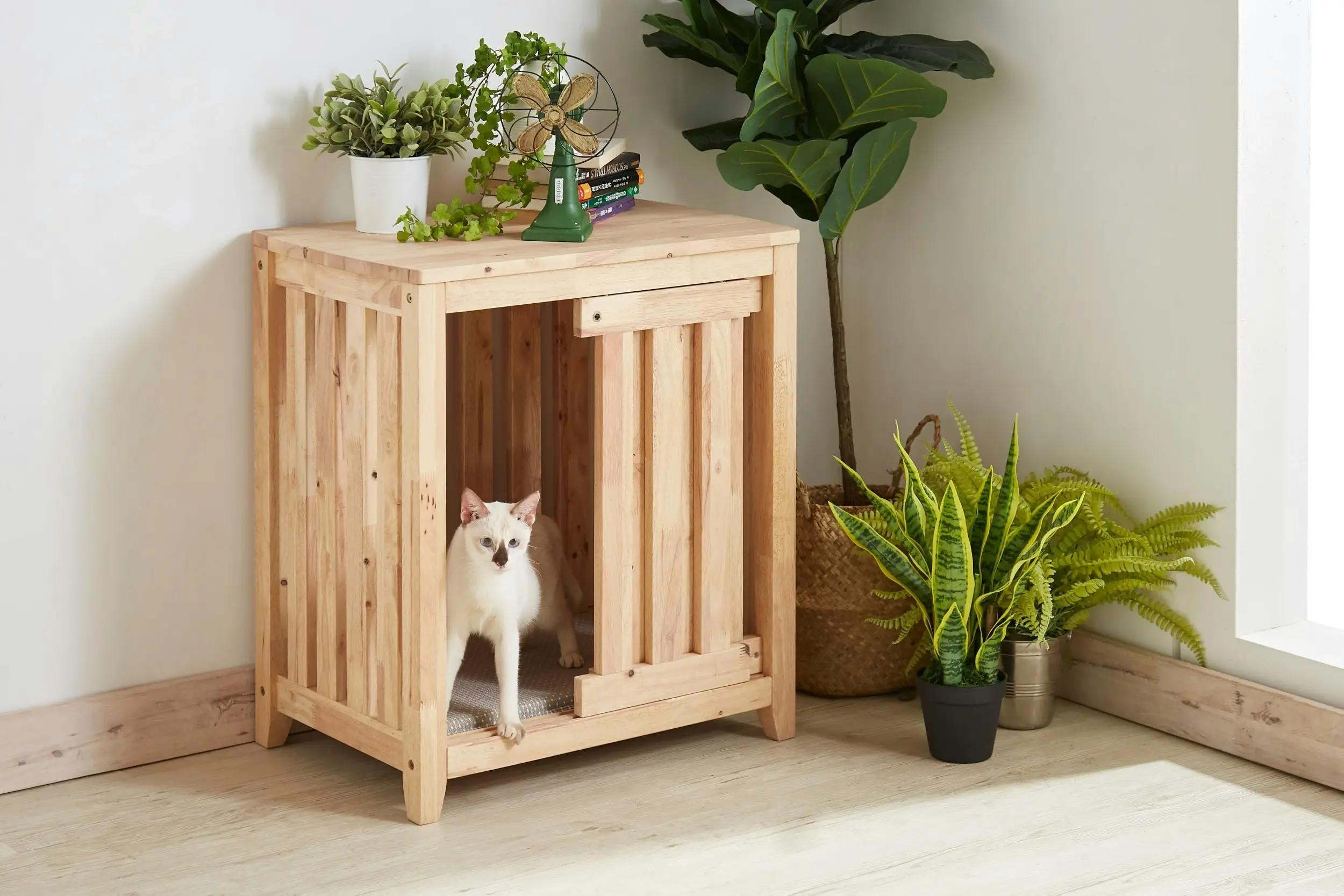 Pet Hut Side Table