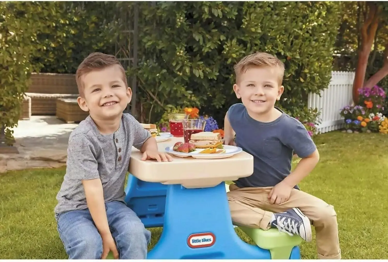 Little Tikes - Junior Picnic Activity Table For Children With Umbrella - Seats Up To 4 For Ages 18 Months To 5 Years