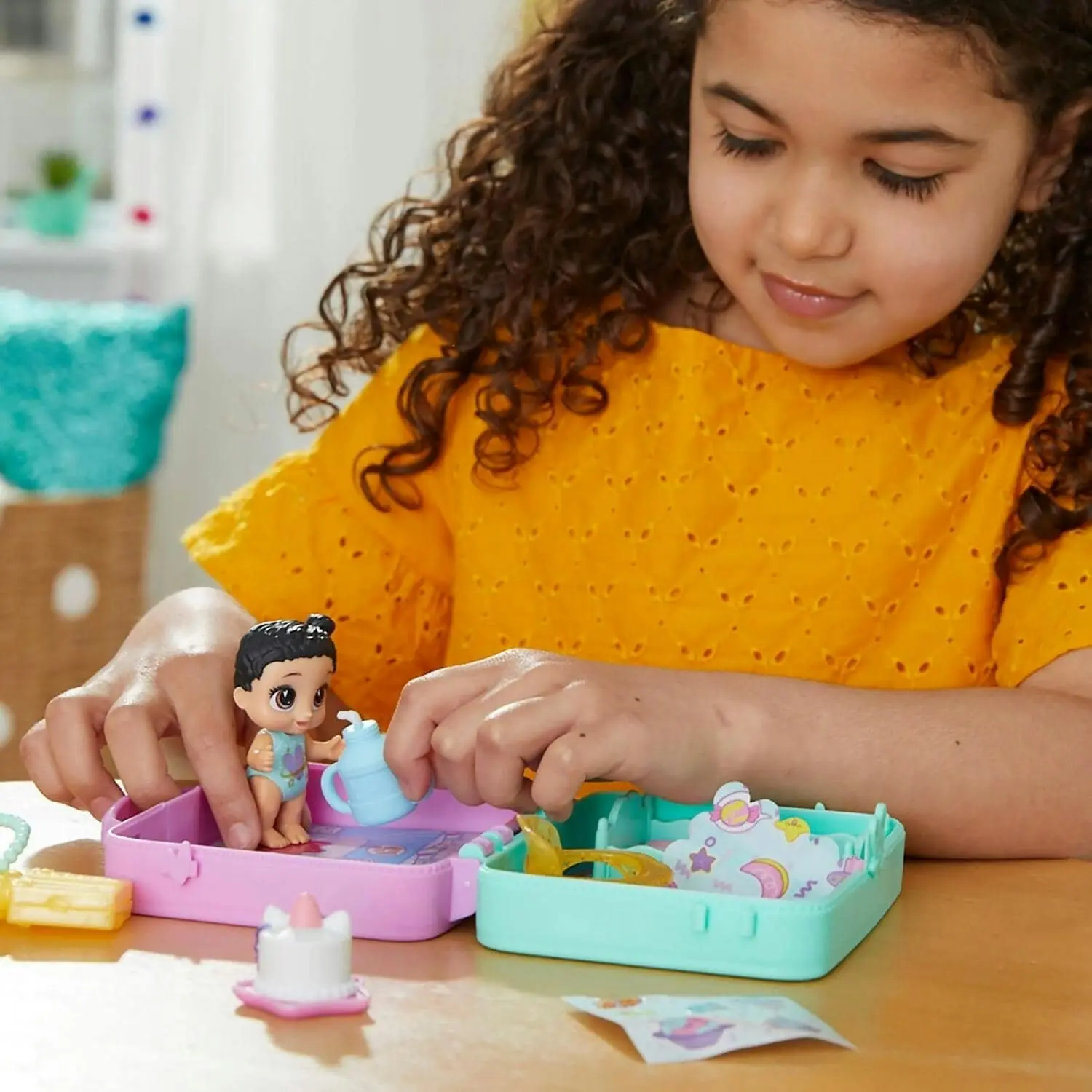 Baby Alive - Foodie Cuties Party Series 2 Surprise Toy 3-inch Doll For Kids 3 And Up 10 Surprises In Portable Case - Hasbro