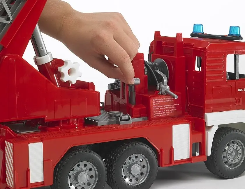 Bruder - Fire Engine Man Tga With Selwing Ladder  1:16 Scale