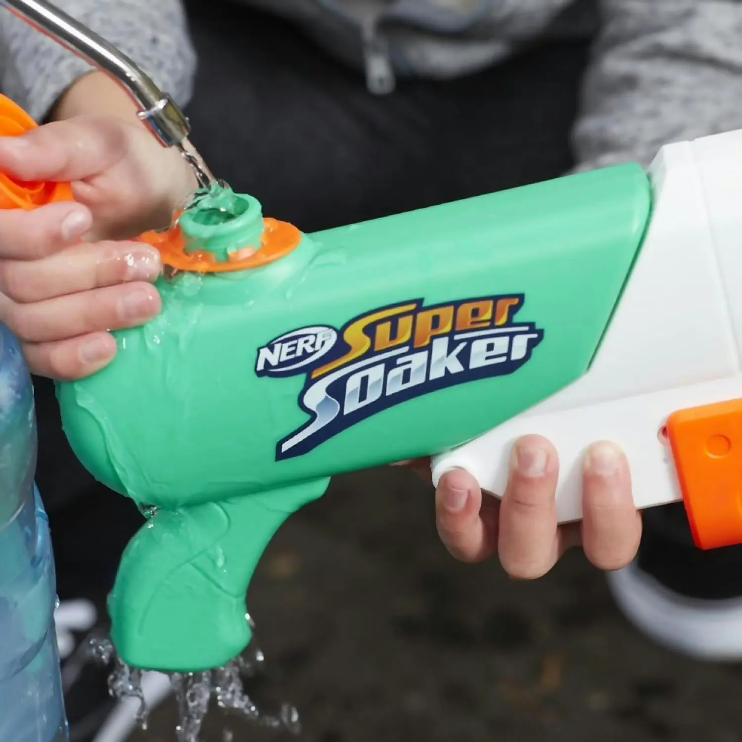 Nerf - Super Soaker Hydro Frenzy Water Blaster Wild 3-in-1 Soaking Fun Adjustable Nozzle 2 Water-launching Tubes - Hasbro